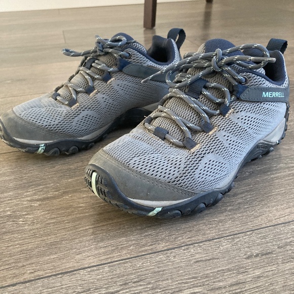 Women’s Merrell Trail Shoes - Picture 4 of 7